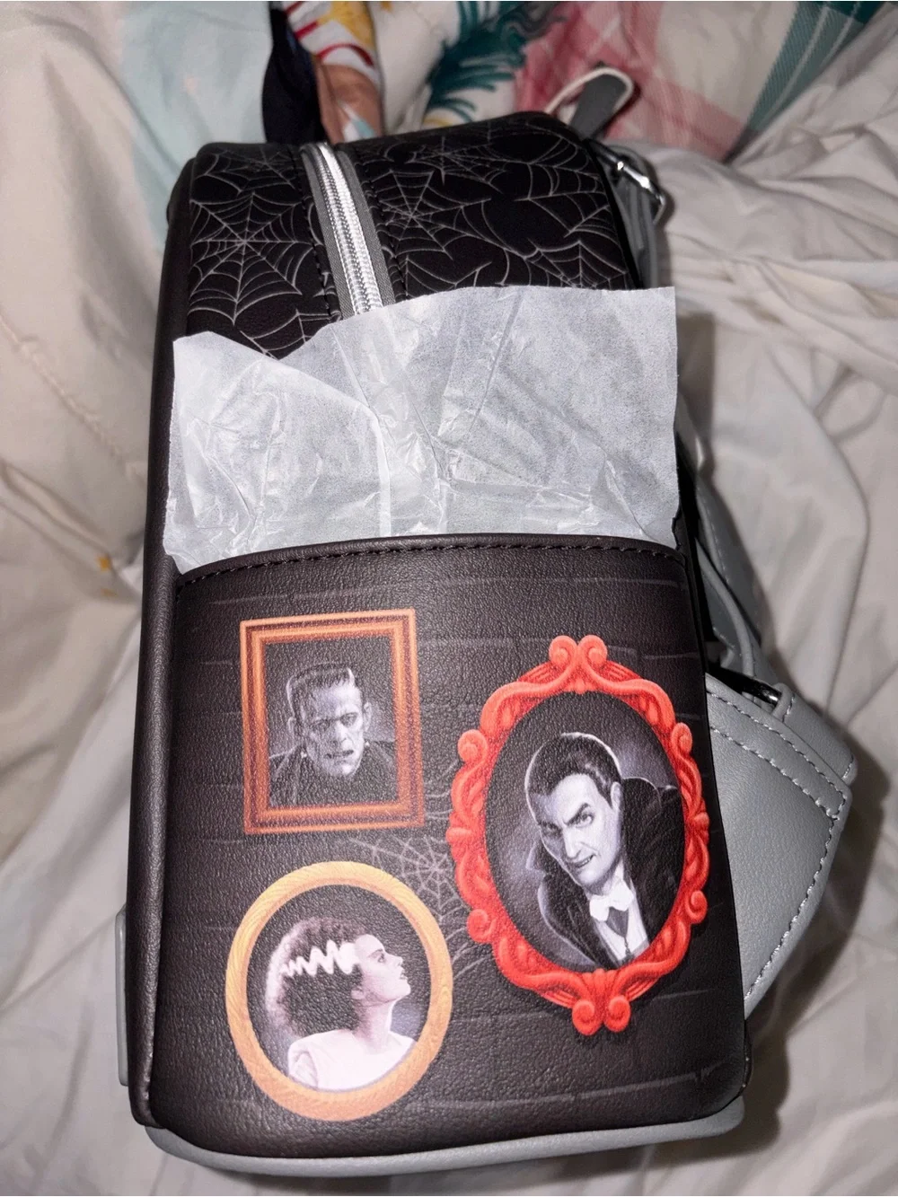 Universal monsters frame portrait mini backpack - Picture 4 of 4